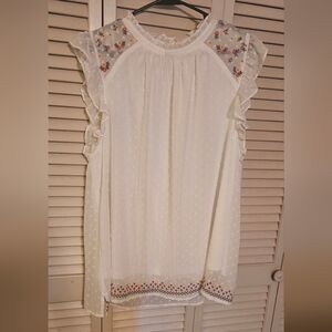 Savanna Jane 1X embroidery top
